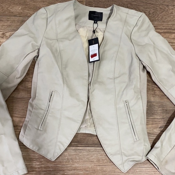 Leather jacket - Picture 1 of 4